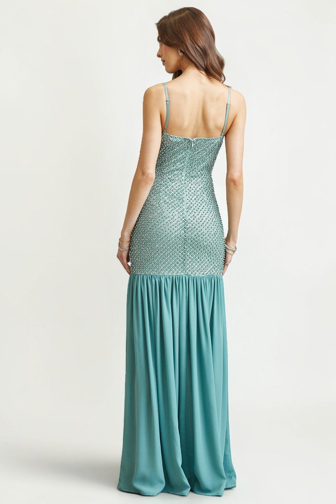 Vestido Largo Perla con Caída en Cadera