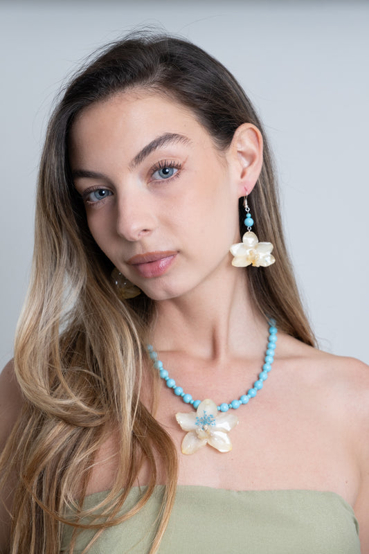 Juego de Collar Turquesa con Orquídea Blanca