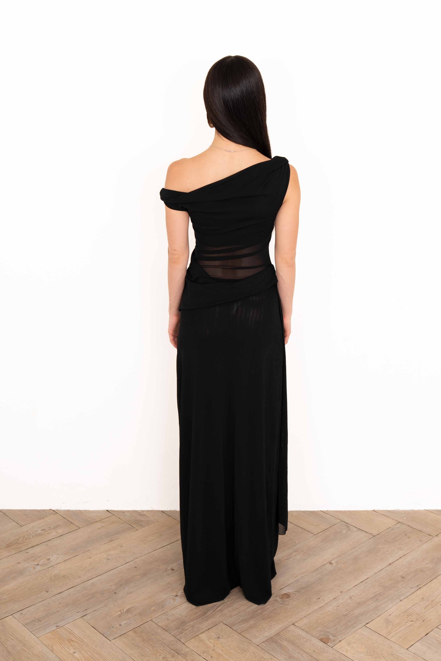Vestido Largo Negro de Malla Torcida
