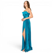 Vestido Largo Azul Pavo con Volantes y Abertura Lateral
