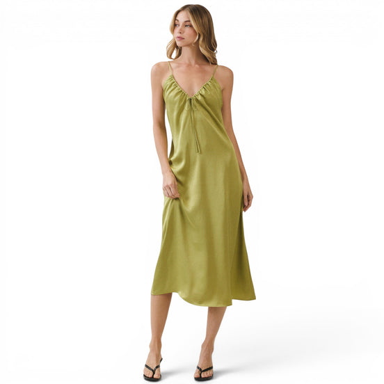 Vestido Midi Verde Olivo Satinado con Halter y Lazo