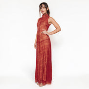 Vestido Largo Rojo Encaje con Cuello Alto y Transparencia