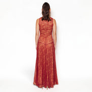 Vestido Largo Rojo Encaje con Cuello Alto y Transparencia