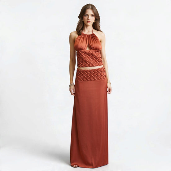 Conjunto Top Halter y Falda Larga Satinada Terracota