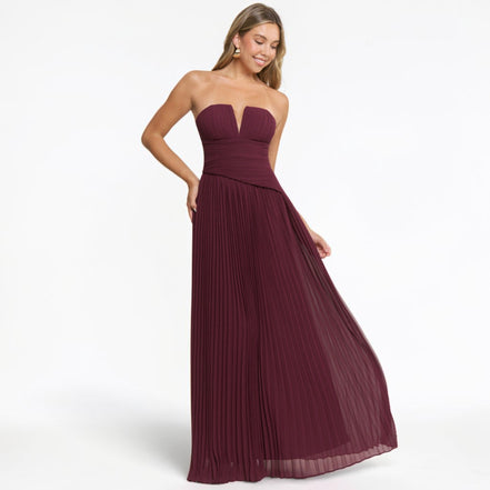 Vestido Largo Strapless Plisado Vino con Escote V