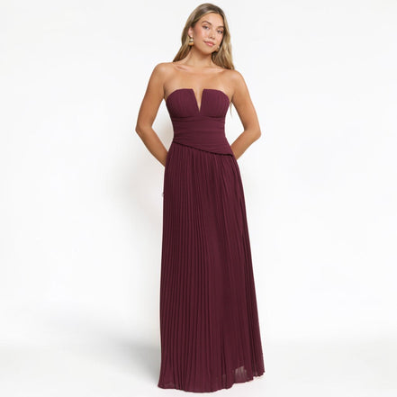 Vestido Largo Strapless Plisado Vino con Escote V