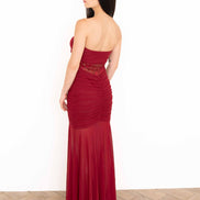 Espalda de vestido largo de encaje vino
