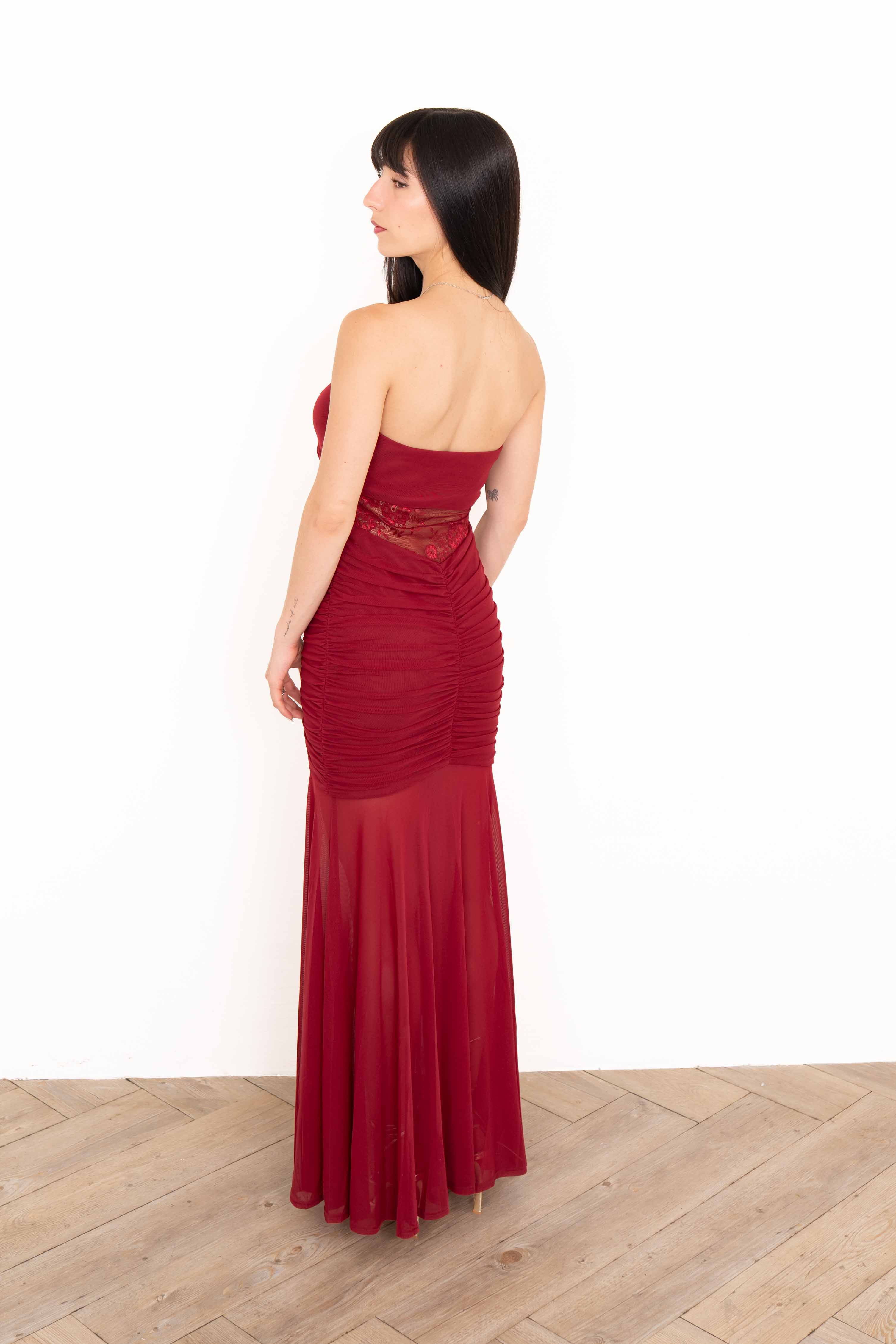 Espalda de vestido largo de encaje vino