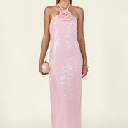 Vestido largo rosa de lentejuela con halter para fiesta