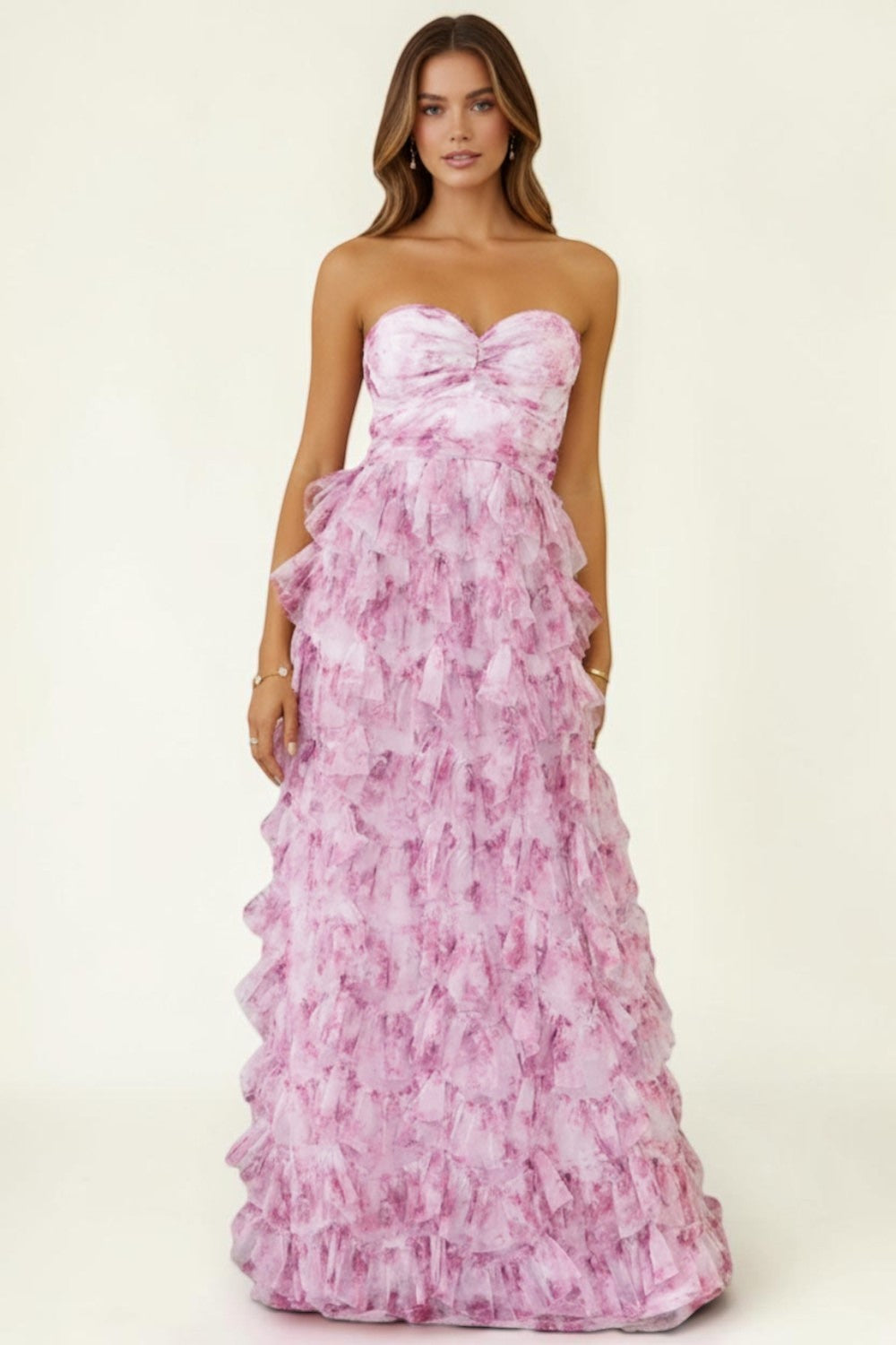 Vestido largo rosa strapless con holanes para fiesta